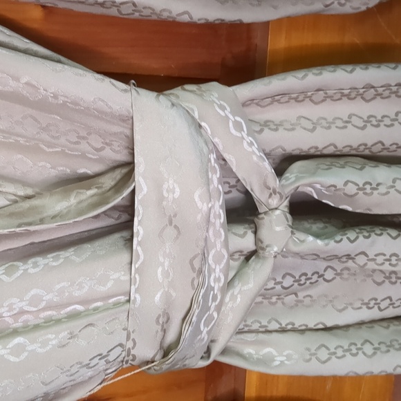 TRINA TURK* size 6 faux wrap belted long sleeve champagne chain print silk dress - Picture 9 of 17